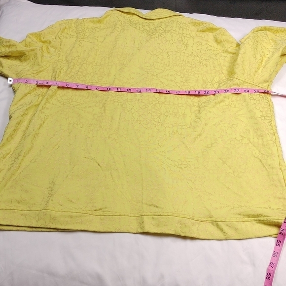 Onque woman women's 3X neon yellow light jacket with snaps in the front - Picture 13 of 13